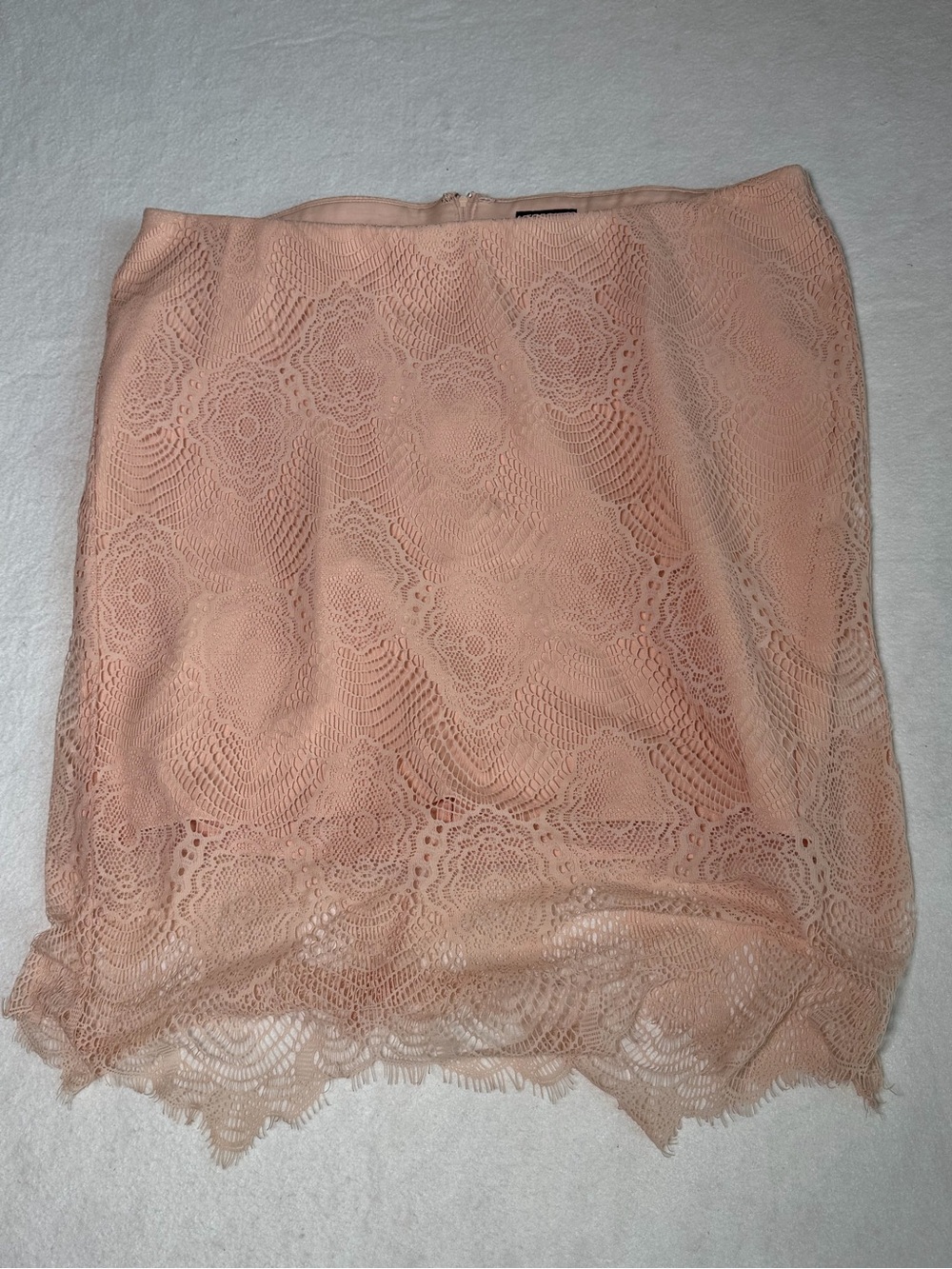 torrid Size 3 Blush Lace Mini Skirt 3X Lace Overlay Lined Pencil